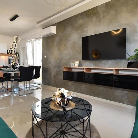 Apartman Nella With Sea Wiew Zára Kültér fotó