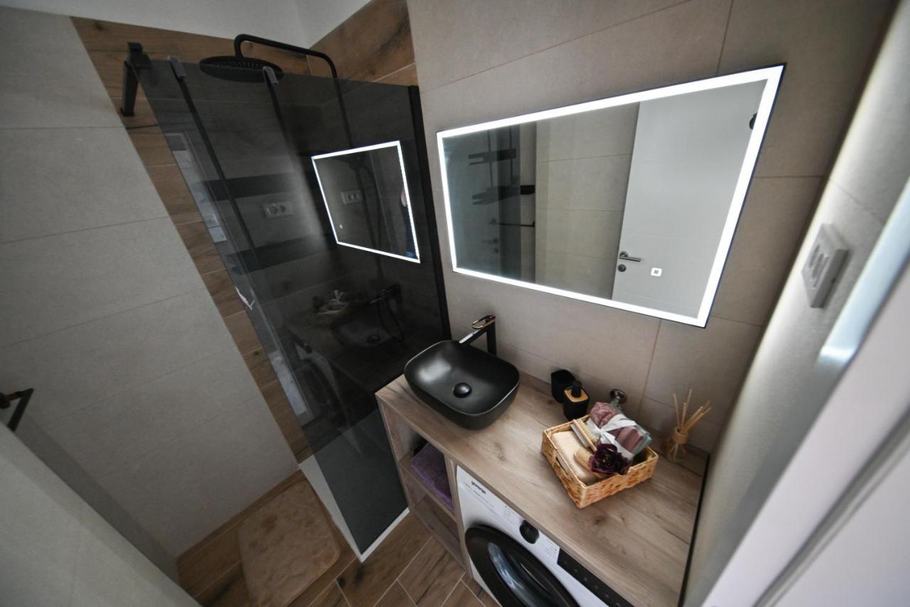 Apartman Nella With Sea Wiew Zára Kültér fotó